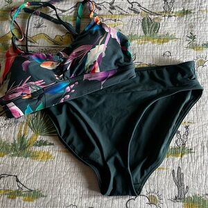 CALIA by Carrie Underwood Green Bikini Swimwear